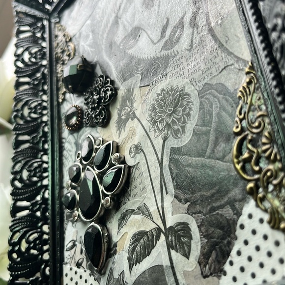 Moody Wall Art Gothic Sad Girl Maximalist Gothic Decor - Picture 9 of 10